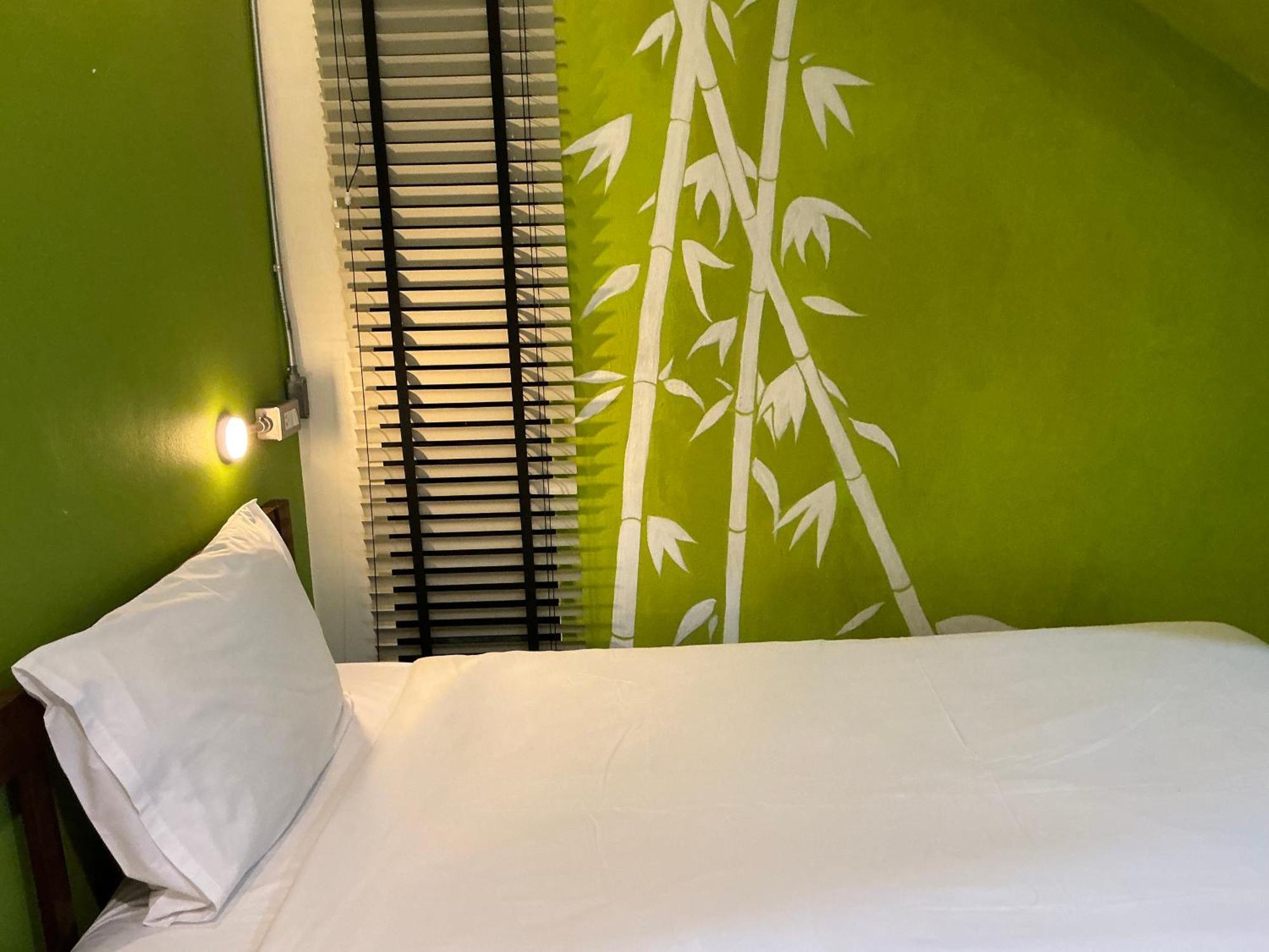 Hostal Udee *